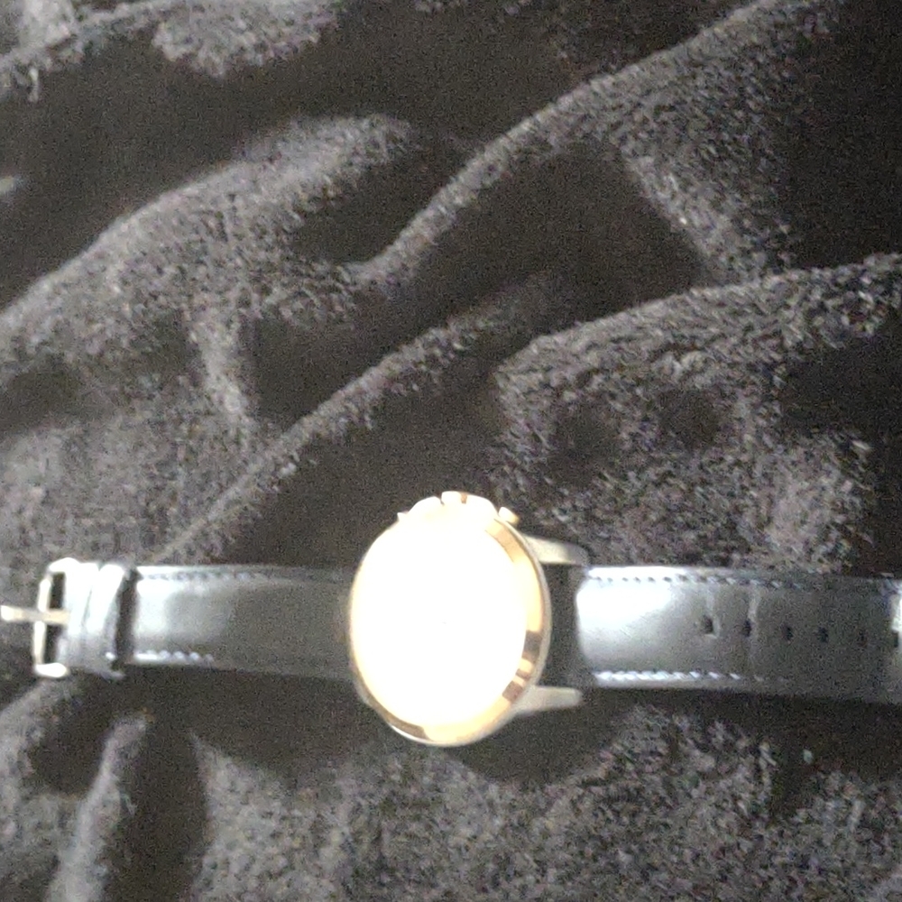 Watch - Picture 2 of 3